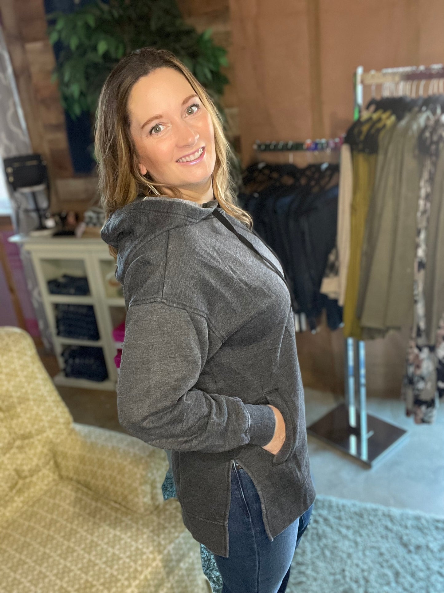 Vintage & Famous Hoodie Charcoal