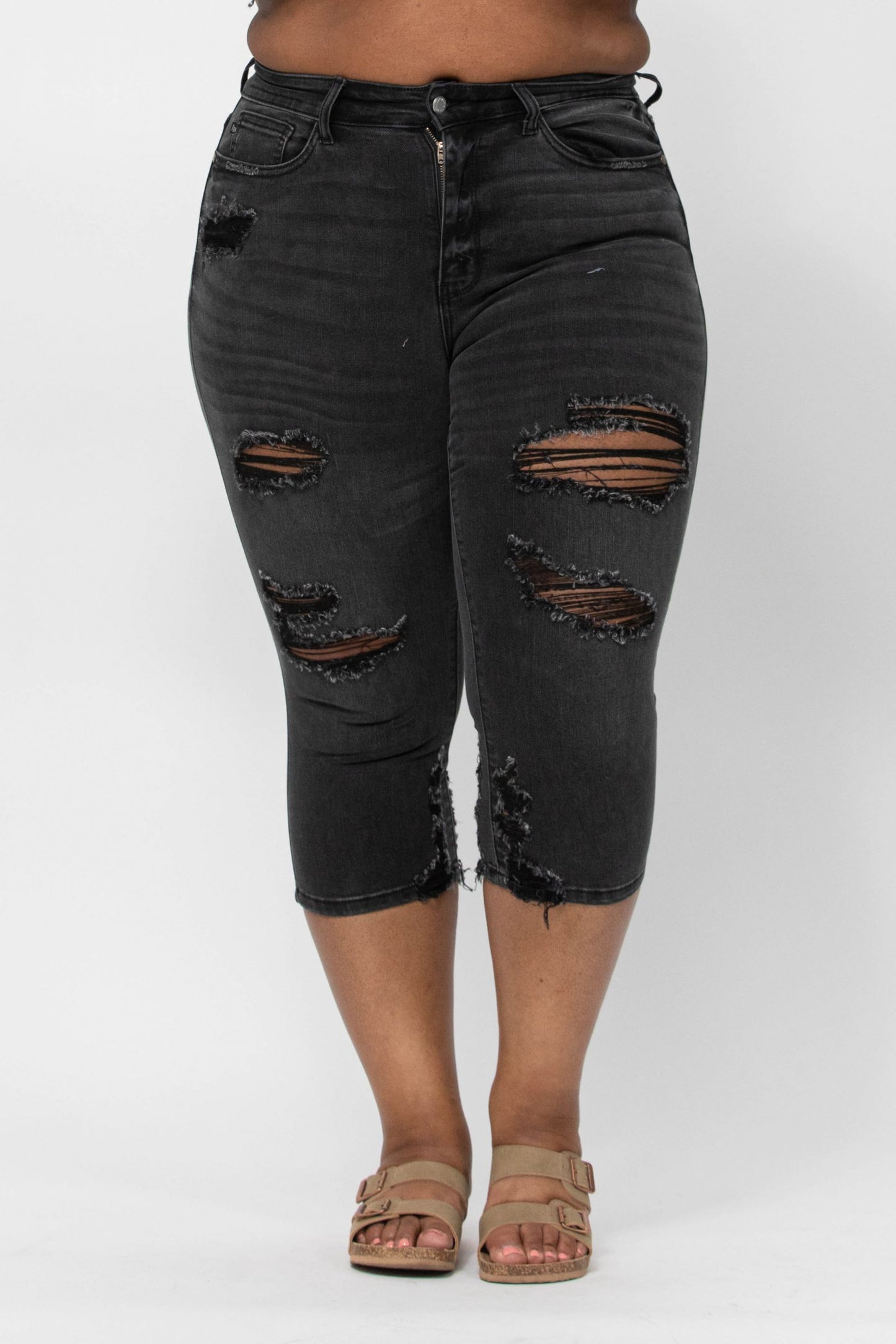 Judy Blue Distressed Capri